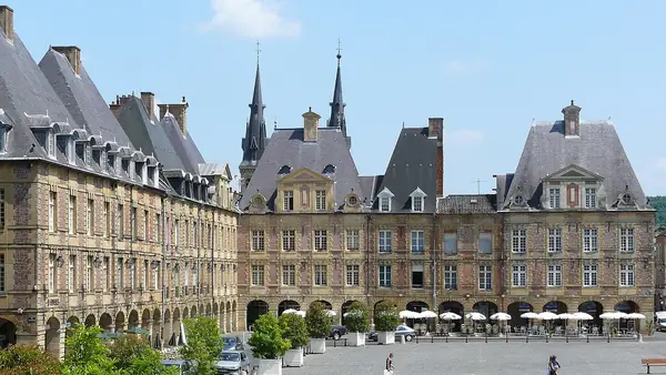 Vue de Charleville-Mézières, chef-lieu du département