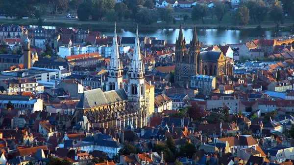 Vue de Moulins, chef-lieu du département