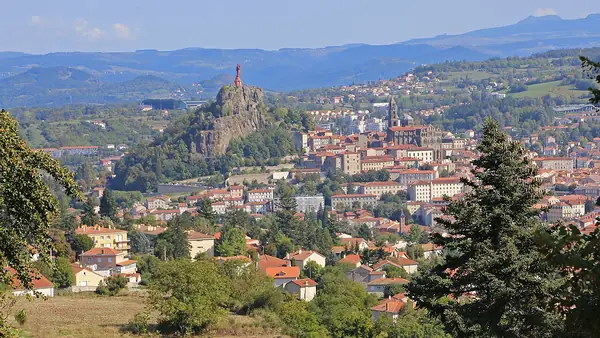 Vue de Le Puy-en-Velay, chef-lieu du département